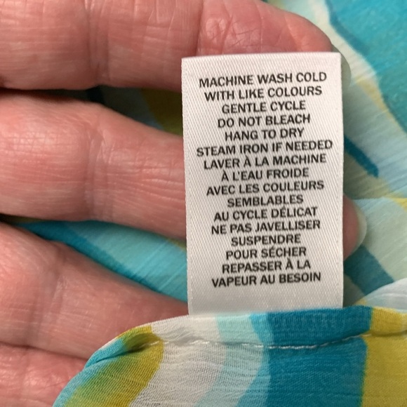 Northern Reflections light, airy, flowing, opaque sleeveless top. - Picture 11 of 12